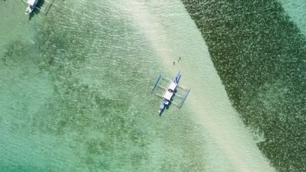 Aerial View Tourist Filipino Boats Moored Sandbar Snake Island Bacuit — Stock Video