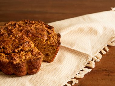 Peçetedeki havuçlu kek.