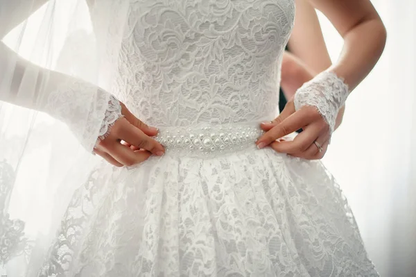 Sposa Regola Cintura Con Perle Sul Corsetto — Foto Stock