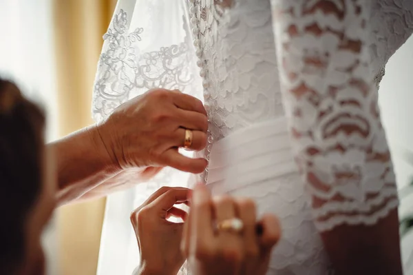 Amici Corsetto Pizzo Sul Vestito Della Sposa Damigelle Onore Vestono — Foto Stock