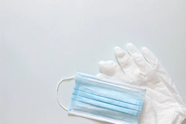 Kit Igiene Guanti Medici Bianchi Bianco Maschera Blu Sfondo Grigio — Foto Stock