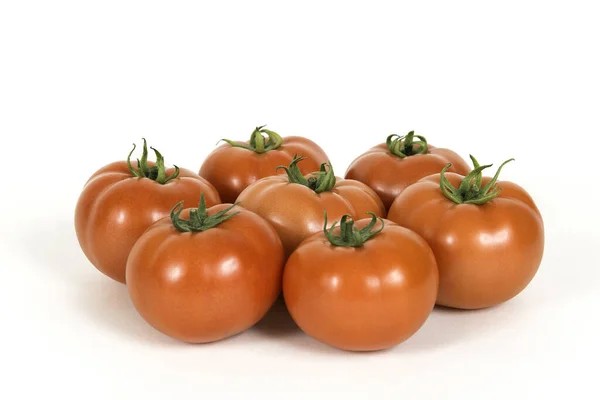 Grupo Tomates Vermelhos Frescos Isolados Sobre Fundo Branco — Fotografia de Stock