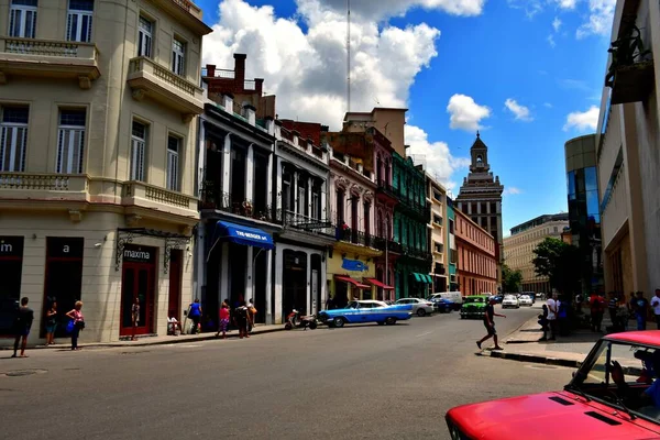 Güzel köşeler ve renkli sokaklar, Havana 'nın beş yüzüncü yıldönümü.