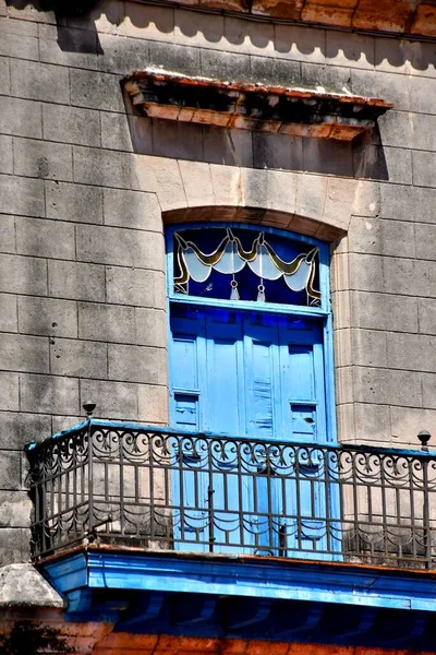 Güzel köşeler ve renkli sokaklar, Havana 'nın beş yüzüncü yıldönümü.