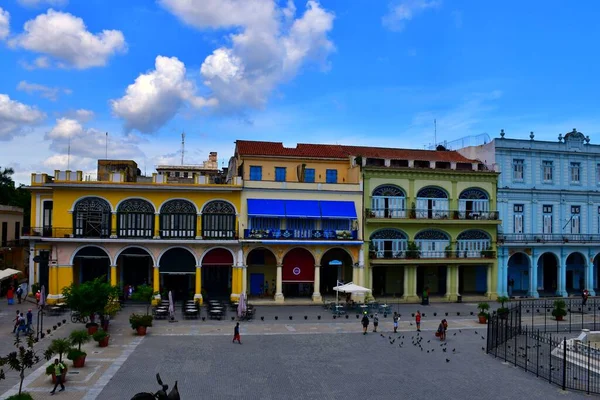 Güzel köşeler ve renkli sokaklar, Havana 'nın beş yüzüncü yıldönümü.