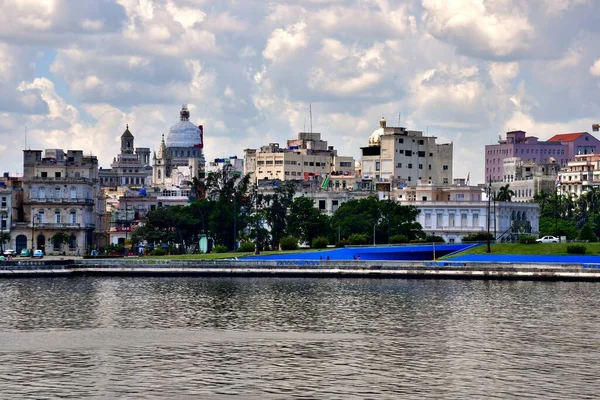 Havana, Küba 'nın kuruculuğunun 500. yıldönümünde.