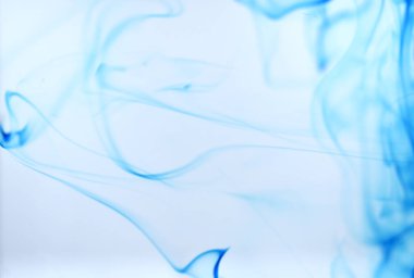 Su Soyut Dokusunda Gıda Mavi Rengi Düşüşü