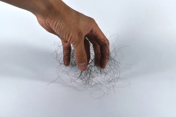 Saç dökülme sorunları çok fazla.