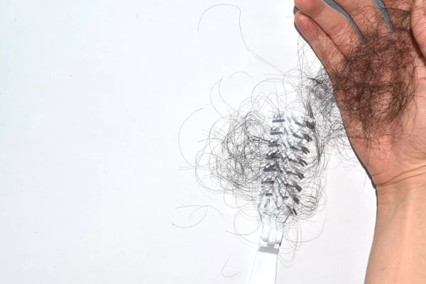 Saç dökülme sorunları çok fazla.