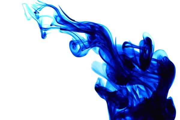 水の中のフードブルーの着色ドロップ抽象的なテクスチャ — ストック写真