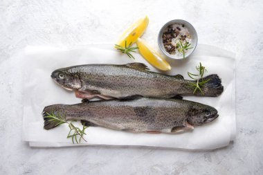 Lezzetli taze balık (alabalık) 