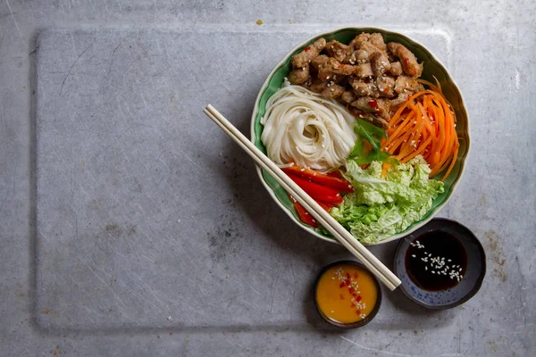 Buddha-Schale mit gemischtem Gemüse — Stockfoto