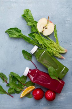 Sebze ve meyve güler yüzlü şişe