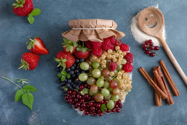 Verschillende berrie jam — Stockfoto