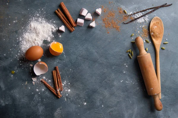 Fából készült konyhai eszközök, fűszerek — Stock Fotó