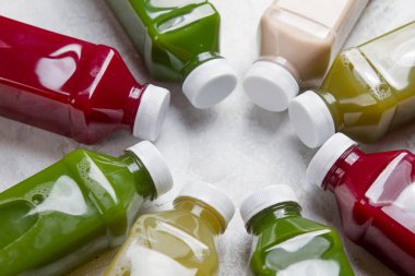 Yemek, içecek, sağlıklı diyet ve kavram Detoks 