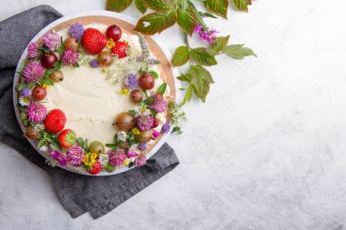 Yaz bisküvi pastası 