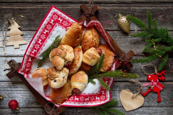 Zout en zoete taarten met Kerstdecoratie — Stockfoto