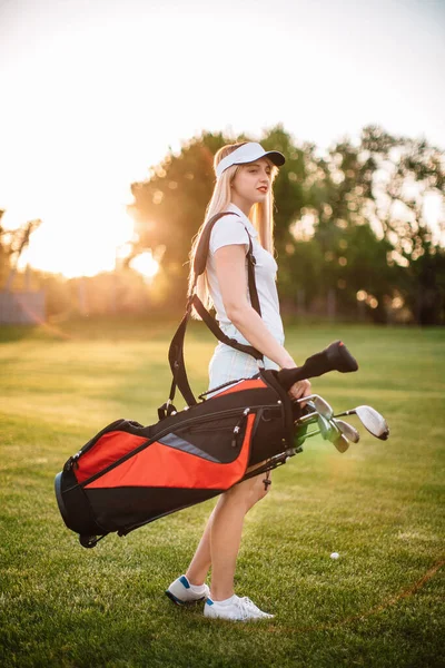 Attractive Sports Girl Golfer Standing Golf Course Equipment Her Shoulder — Stock Photo, Image