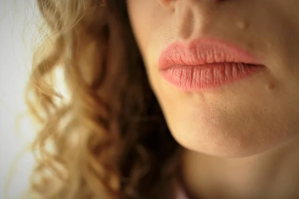 Beautiful Lips Close Curly Girl — Stock Photo, Image