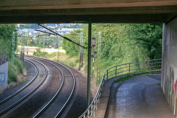 Dois Caminhos Para Diferentes Lados Ferrovia Vazia — Fotografia de Stock