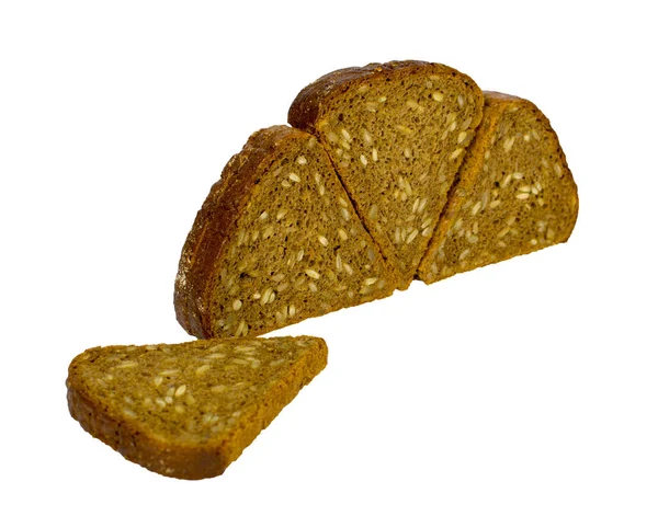 Beyaz arka planda izole edilmiş tohumlu üçgen ekmek dilimleri.