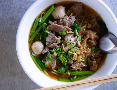 Tayland usulü sığır etli köfte.