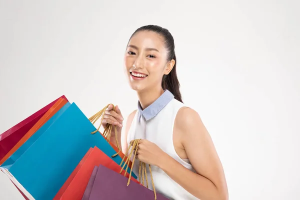 Shopping Donna Asiatica Sorriso Tenendo Borse Della Spesa Allegro Felice — Foto Stock