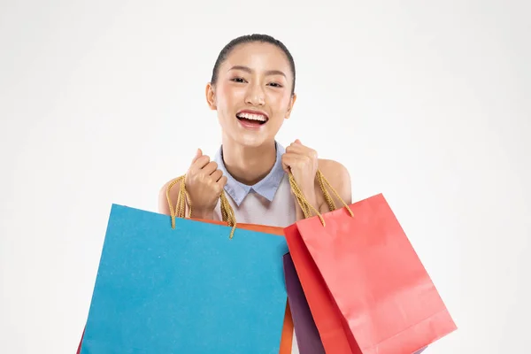 Shopping Donna Asiatica Sorriso Tenendo Borse Della Spesa Allegro Felice — Foto Stock