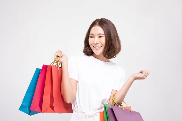 Compras Mujer Asiática Con Pelos Cortos Sonrisa Celebración Bolsas Compras — Foto de Stock