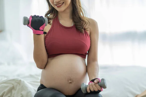 Happy Beautiful Attractive Pregnant Asian Woman Perto Janelas Treino Exercício — Fotografia de Stock