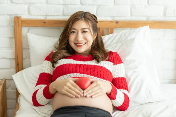 Zwanger Aziatisch Aantrekkelijke Vrouw Vasthouden Aan Buik Maken Vormgeven Van — Stockfoto