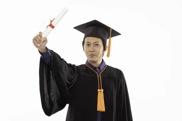 Ásia Graduado Homem Cap Vestido Sorriso Comemorando Com Certificado Diploma — Fotografia de Stock