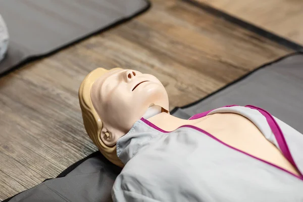 Boneka Cpr Untuk Latihan Serangan Jantung Penyelamatan — Stok Foto