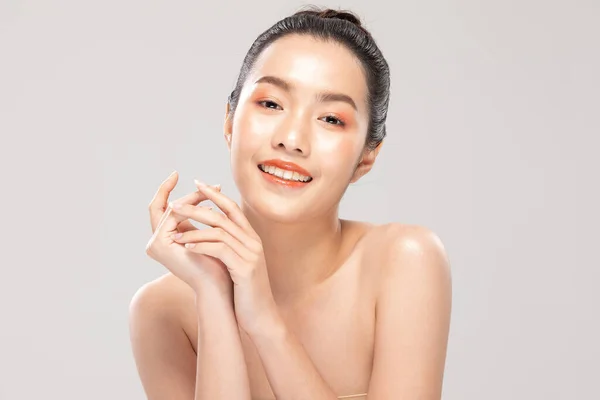 Güzel Asyalı Kadın Gülümsüyor Mutlu Neşeli Sağlıklı Temiz Taze Tenli — Stok fotoğraf