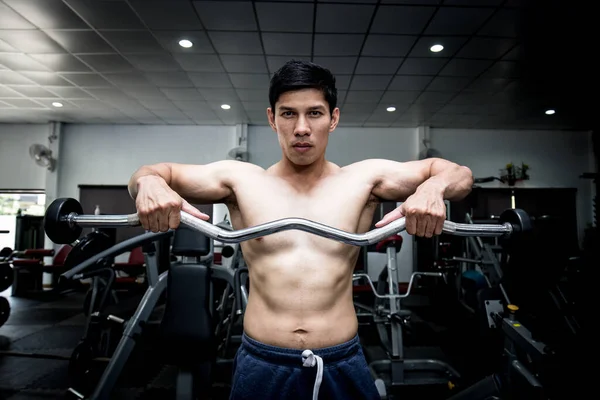Όμορφος Ελκυστική Ασιατική Άνδρες Προπόνηση Μπαρ Μπούκλα Στο Γυμναστήριο Για — Φωτογραφία Αρχείου