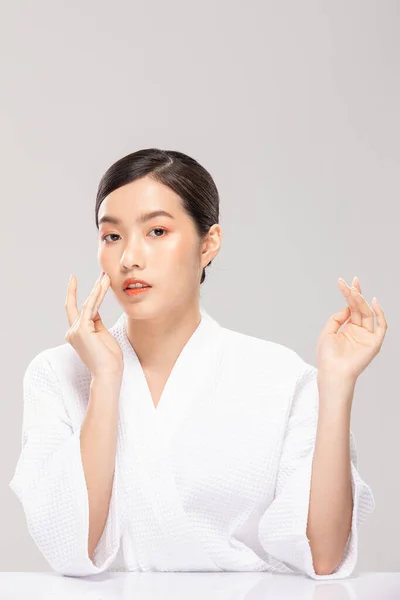 Gyönyörű Ázsiai Fiatal Megható Puha Arc Mosoly Tiszta Friss Bőr — Stock Fotó