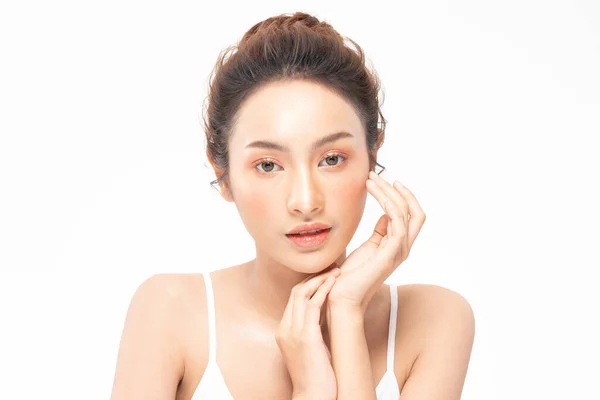 Wanita Asia Yang Cantik Menyentuh Pipi Lembut Tersenyum Dengan Kulit — Stok Foto