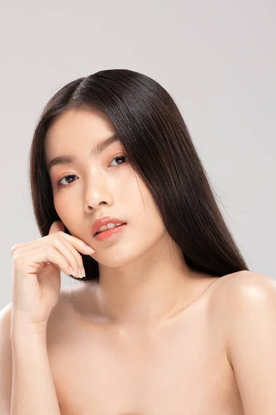 Krásná Asijská Mladá Žena Dotýkající Měkké Tváře Úsměv Čistou Svěží — Stock fotografie