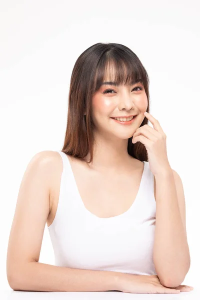 Ung Smuk Asiatisk Kvinde Smil Rørende Blød Kind Med Ren - Stock-foto