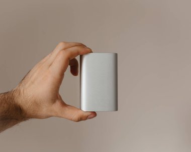 Kullanışlı ve şık bir Power Bank aygıtınızın çalışmasına izin vermeyecek !!!