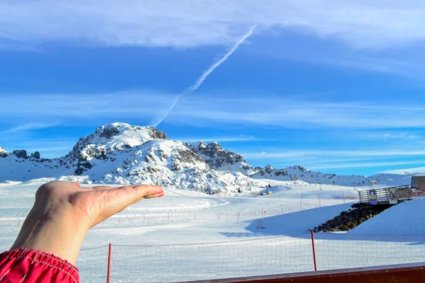 Ciel Bleu Dans Les Montagnes Des Alpes — Photo