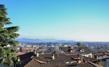 Bergamo Lisesi 'nin Panorama' sı ve ünlü Venedik duvarları. Üst kasaba anıtlarla ve güzel kiliselerle dolu..