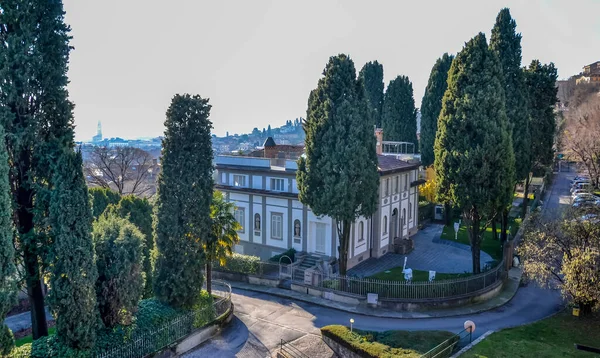 Bergamo Lisesi 'nin Panorama' sı ve ünlü Venedik duvarları. Üst kasaba anıtlarla ve güzel kiliselerle dolu..