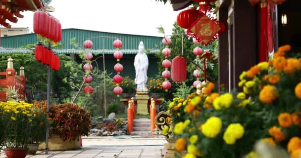 Eine Bodhisattva Buddha Statue Einem Tempel Überzeugungen Spiritualität Buddhistische Kultur — Stockvideo