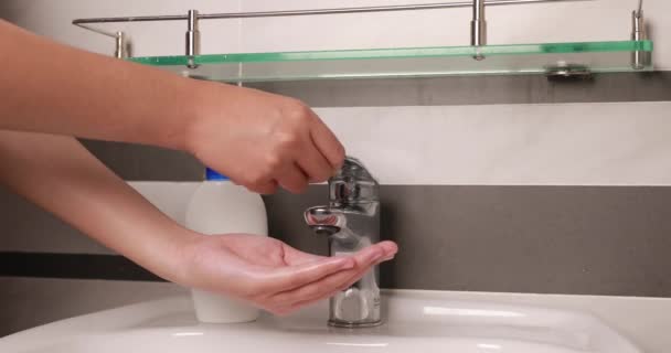 Covid 19を防ぐための適切な手洗い — ストック動画