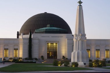  Griffith Gözlemevi gösterilen görüntü. Tesis Los Angeles'Griffith Park Hollywood'da Mount güneye bakan yamacında Aralık 2016 üzerinde oturur.