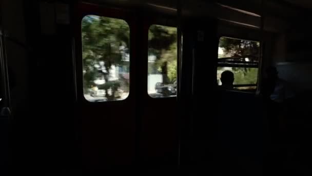 Vista Interior Janela Transporte Trem Subterrâneo Movimento Atenas Grécia — Vídeo de Stock