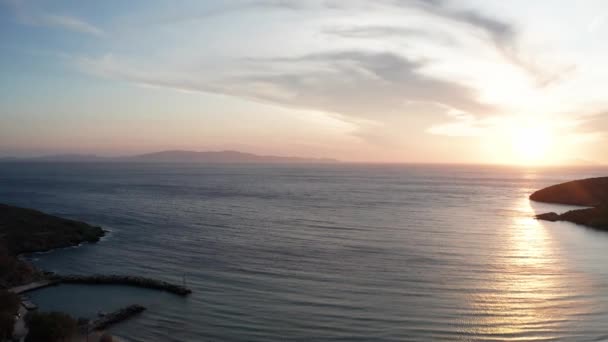 Vista Aérea Del Dron Hermosa Puesta Sol Cala Grecia Con — Vídeos de Stock