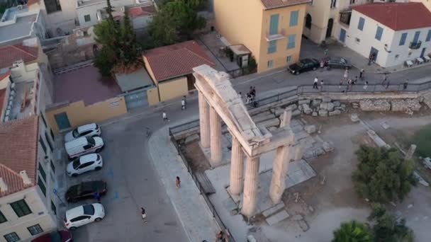 Aerial Wide Shot People Explore Roman Market Atenas Grecia Círculo — Vídeo de stock